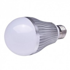 LED-lampa 12V E27 8W